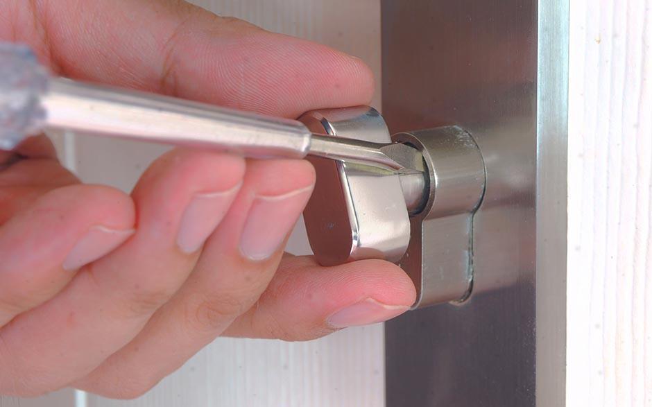 comment ouvrir une porte avec clé à l intérieur Noisiel